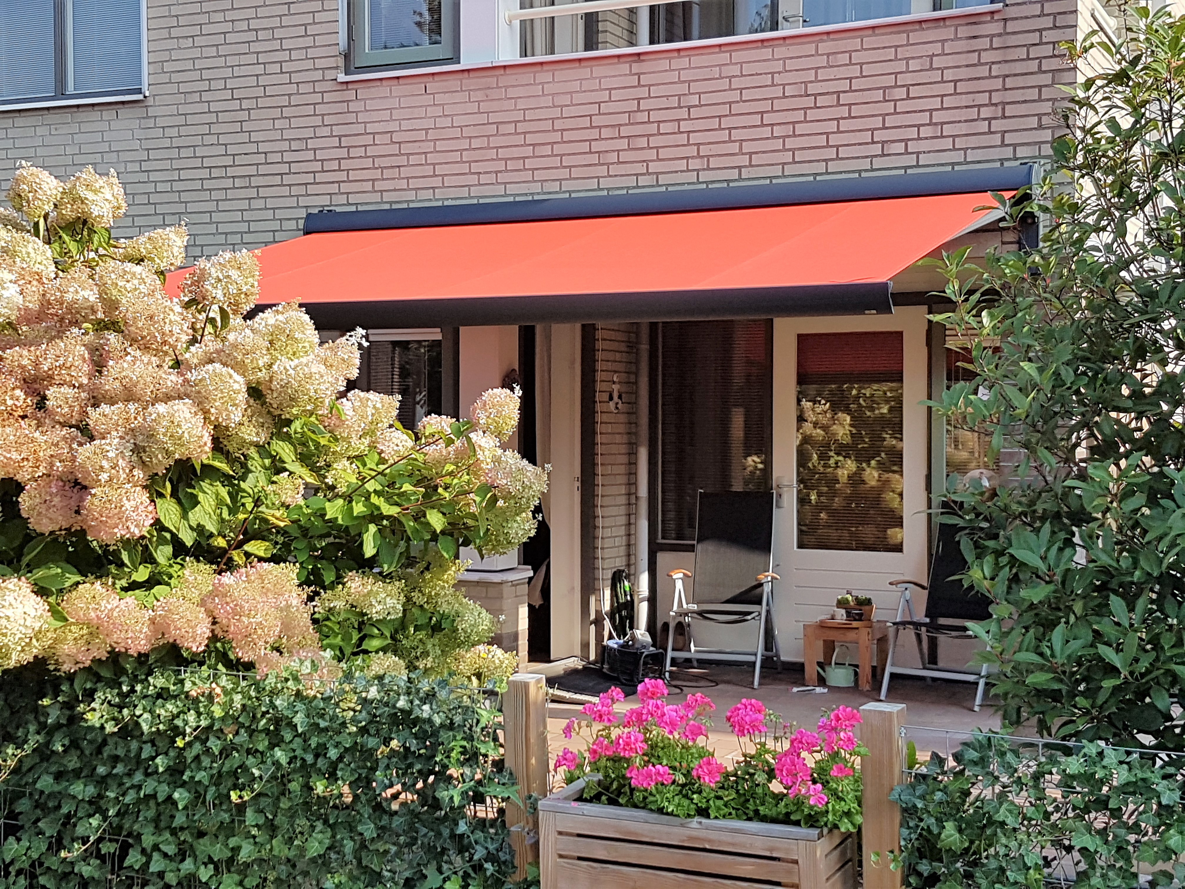 residentie Ontleden Luik Zonneschermen Apeldoorn | terrasscherm | knikarmscherm